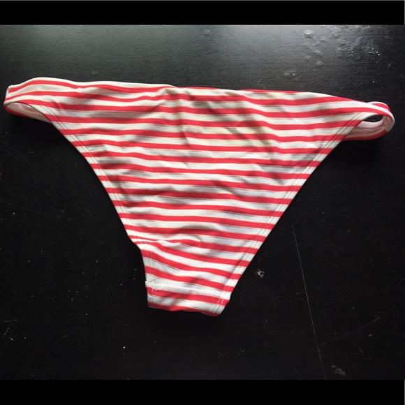 Aerie stripped red, white and gold bottoms - Picture 2 of 5